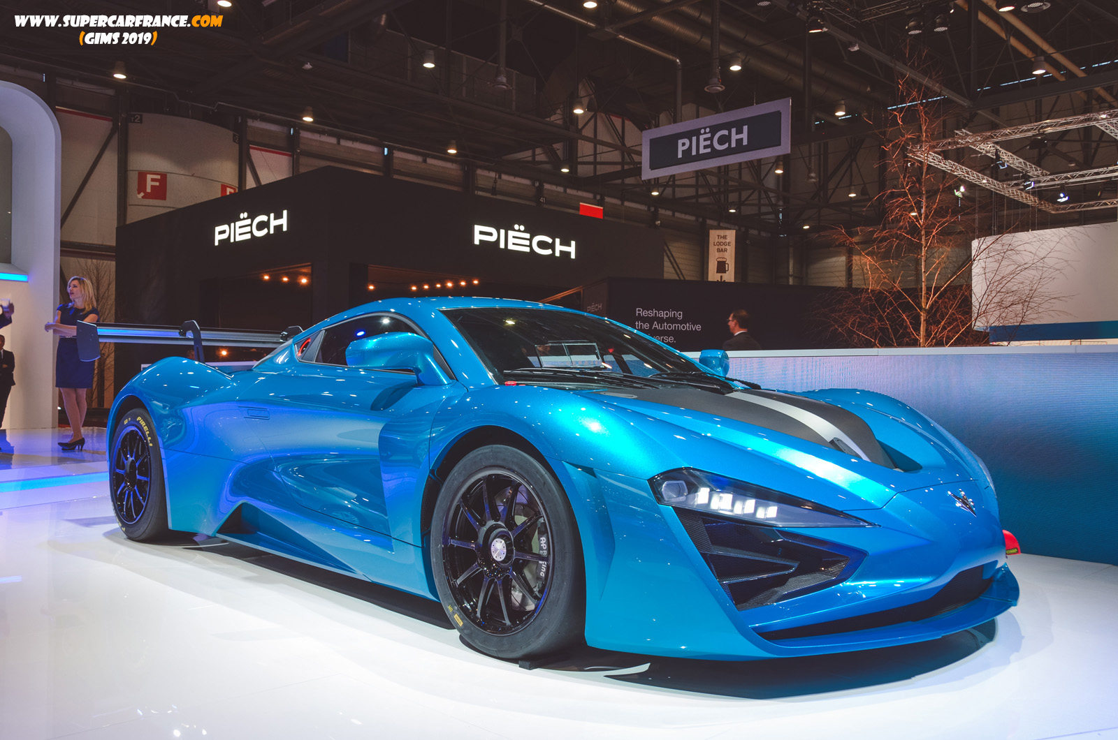 109 Arcfox GT Race Edition