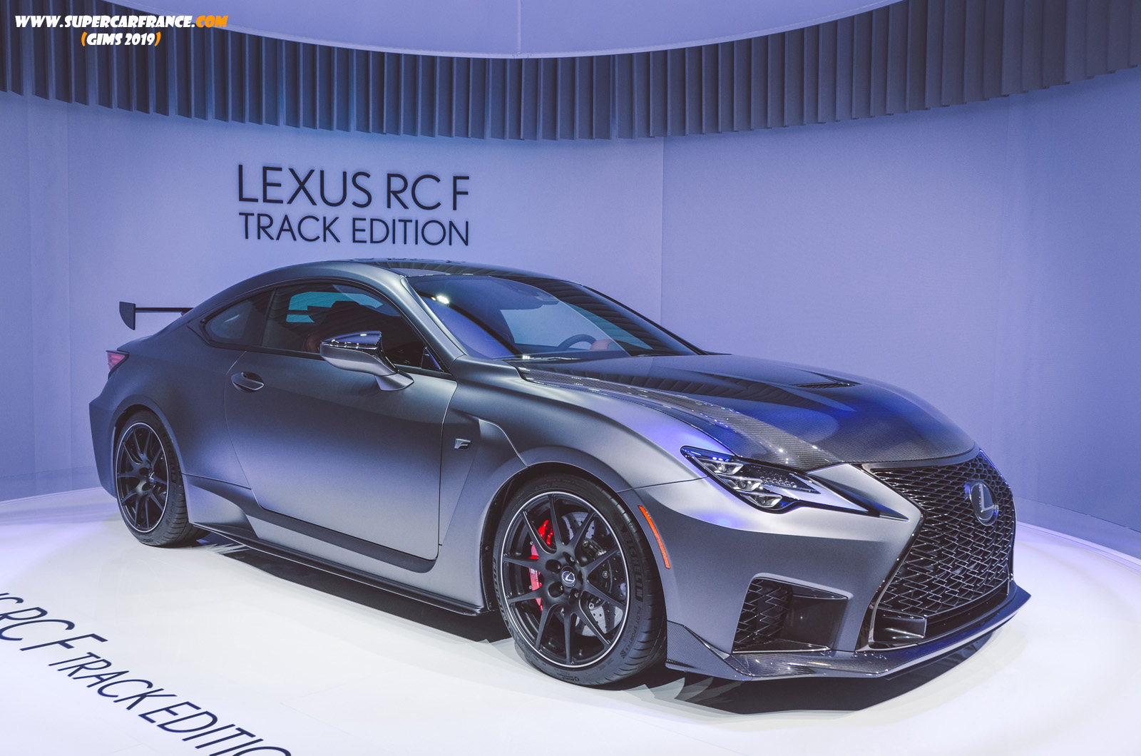46 Lexus RCF