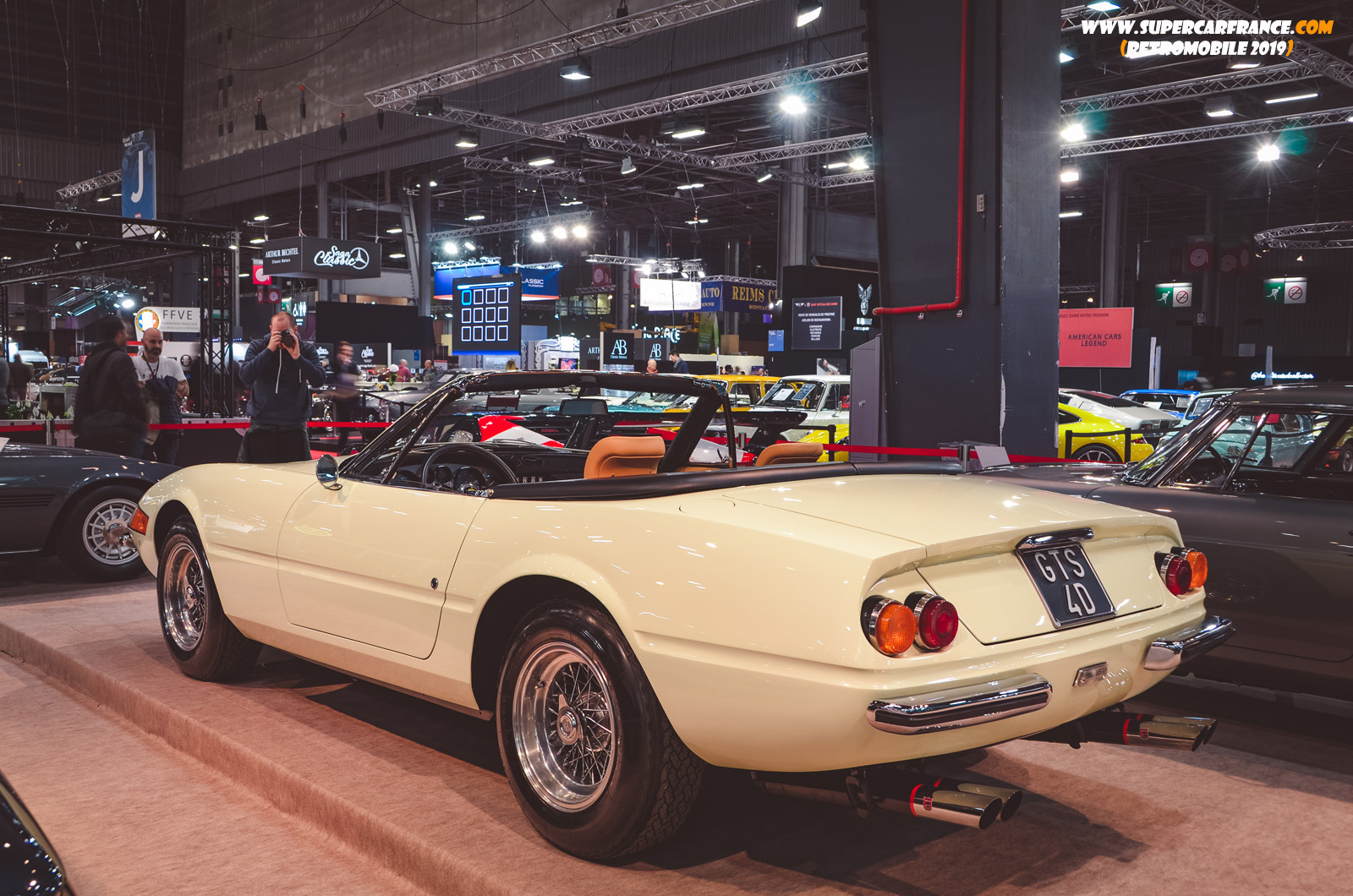 10 Ferrari 365 GTS 4